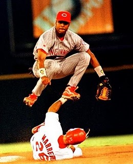 Barry Larkin turning the double play